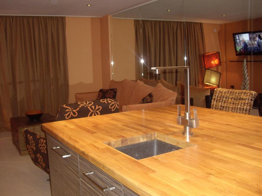 Portland Apartments 첼튼엄 객실 사진